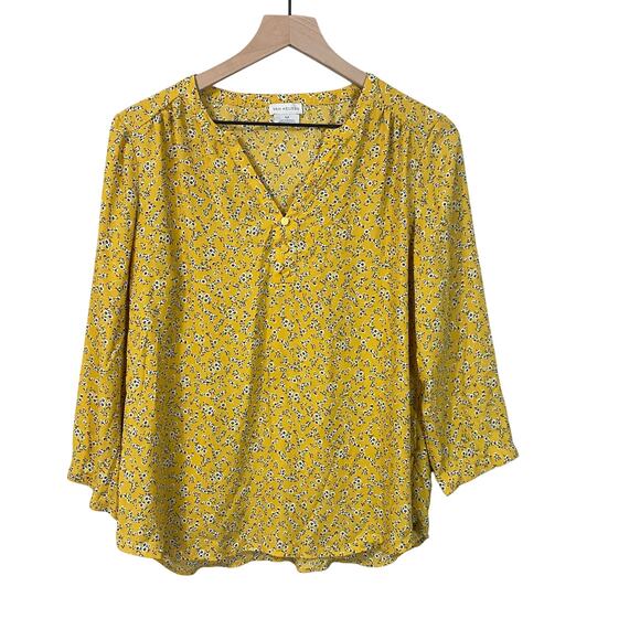Van Heusen Yellow Ditsy Floral 3/4 Sleeve Accent Button Blouse V-Neck Sz M - Picture 1 of 8